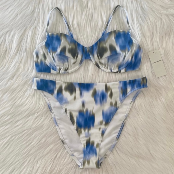 Abercrombie & Fitch Other - mid rise high-leg moderate bikini